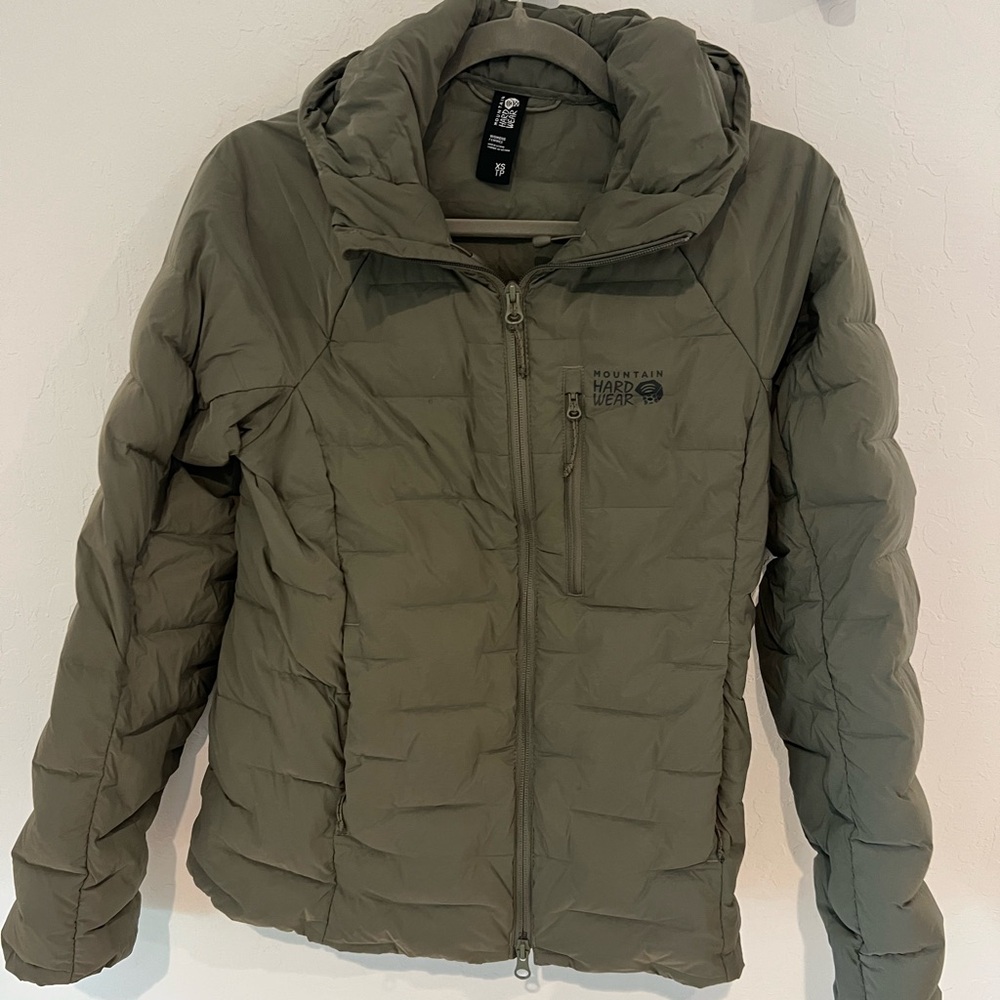 Mountain hardware XS women’s puffer in Military Green